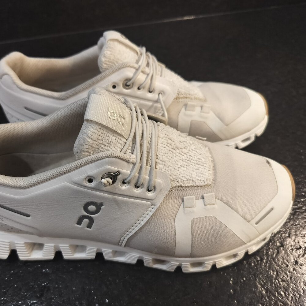Women's On Cloud 5 Terry White Almond 99.98824 US size 8